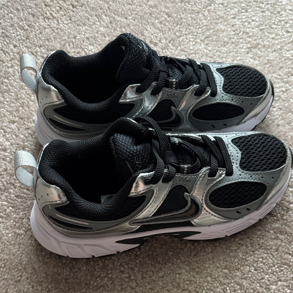 Nike Kids Black and Silver Sneakers